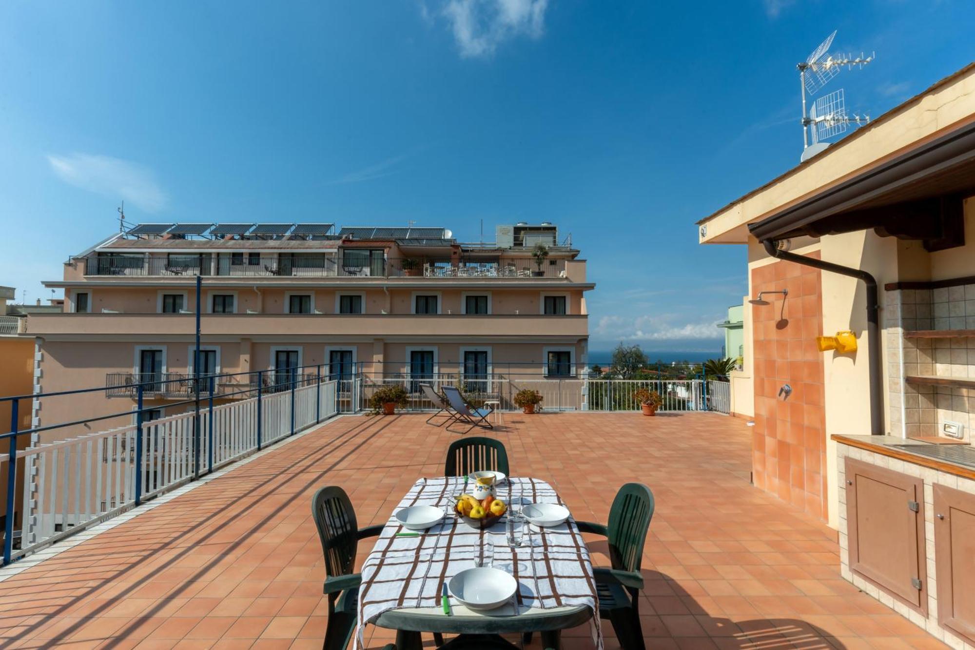 Realty Holidays Rooftop Carrillo Appartement