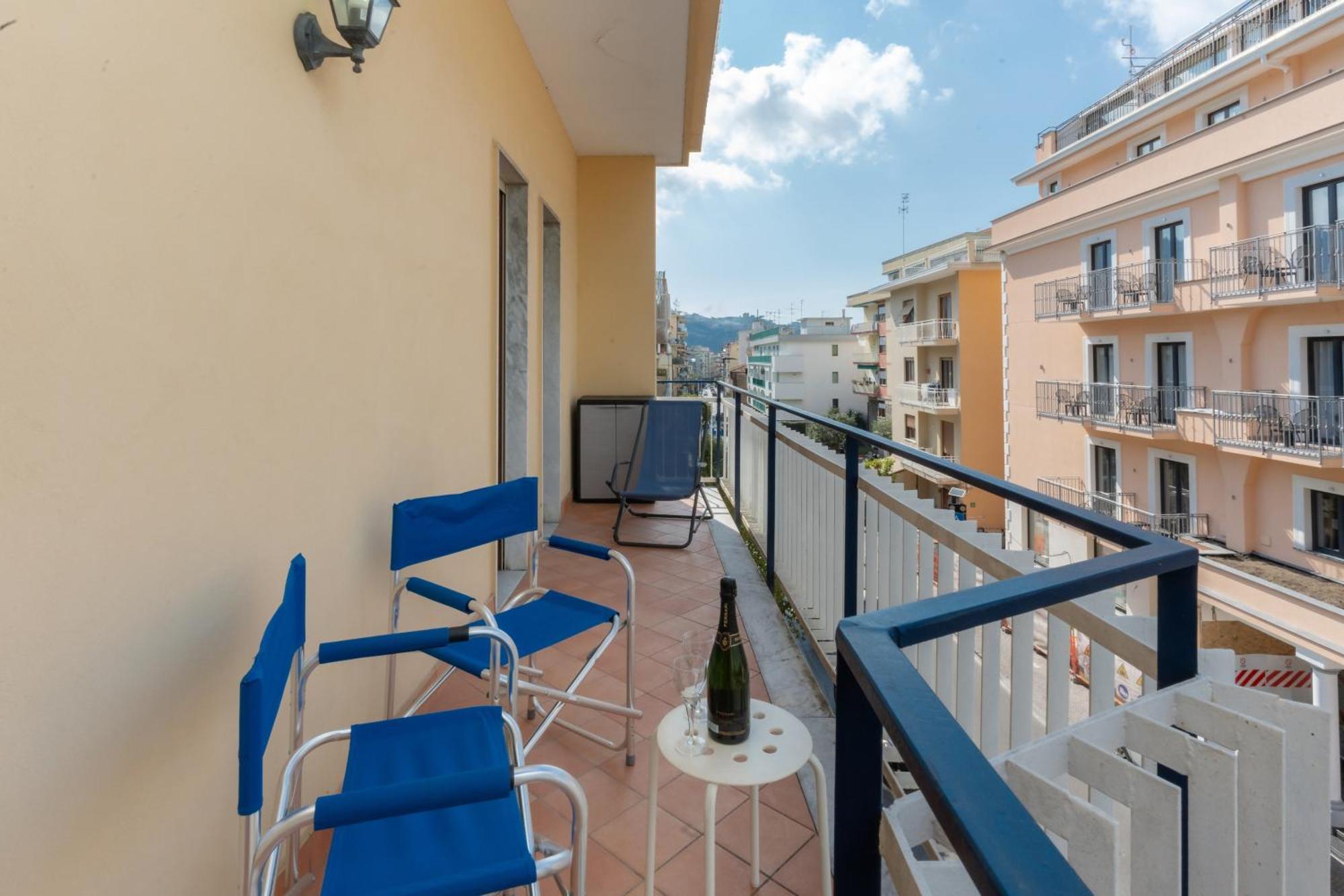 Realty Holidays Rooftop Carrillo Sorrente