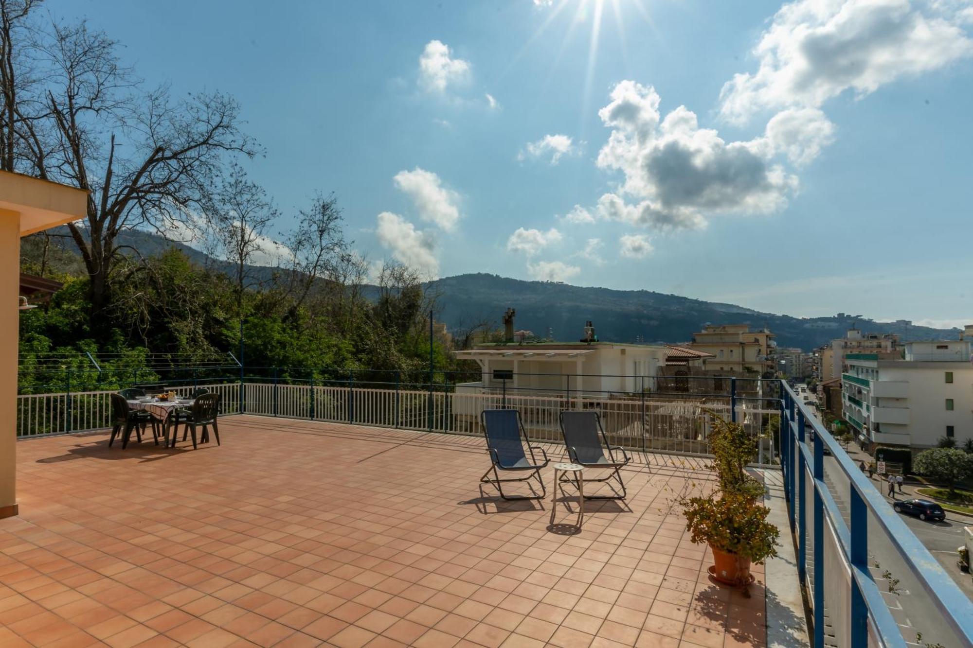 Realty Holidays Rooftop Carrillo Apartment Sorrento